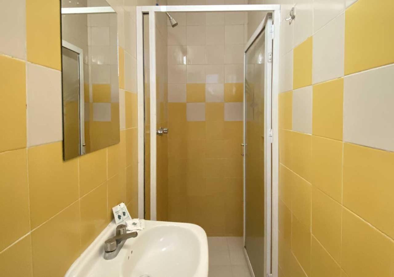 Hotel Gran Via Central Мехико Экстерьер фото